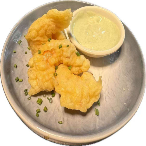 Langostinos rebozados en salsa mayo wasabi